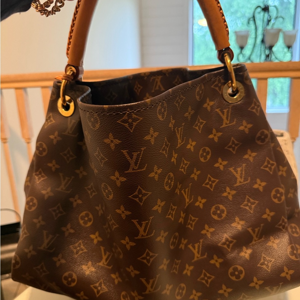 Louis Vuitton Brown Shoulder Bag with Monogram Canvas